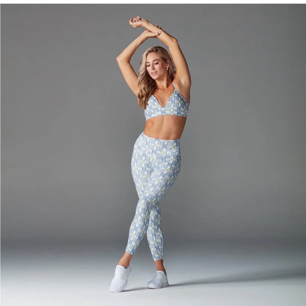 TAVI - High Waisted 7/8 Tight/Legging - Sky Ikat (blue/white w/accent) - NWT - Picture 2 of 5